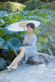 美女跳舞